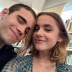 Clara Galle Instagram - A veces hay que renunciar a entender las cosas y simplemente vivirlas… 
*Bruja y Dios griego hablando con Yoshi por la ouija* ✨
Hasta siempre❤️‍🔥 
@atdmvnetflix @netflixes