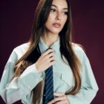 Dilan Çiçek Deniz Instagram - @soberdigital 
p. 310, Issue Nº1