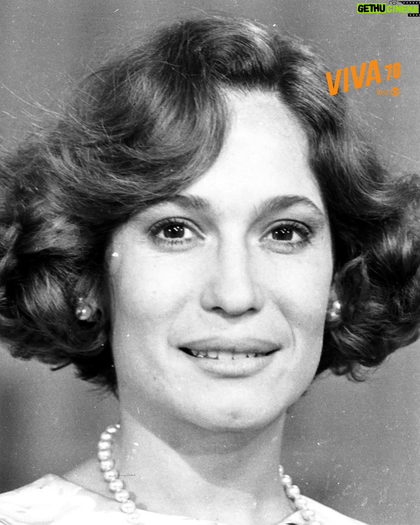 Susana Vieira Instagram - Simplesmente @susanavieiraoficial como Marina Stein em “A Sucessora”, direto de 1978 😍⏳ Maravilhosa demais, né?
De Manoel Carlos, #ASucessora tá no ar no VIVA 70 FAST, meu canal gratuito dedicado à teledramaturgia dos anos 70 lá no @globoplay ▶️