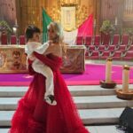 Sherlyn Instagram – Que dia tan hermoso e inolvidable! 
Gracias @caridadcastaneda por tu hermoso corazón, tu talento y por hacer esta oración tan hermosa para la Virgen y darme el privilegio de cantarla con mi amado hijo @andrenuestrobebe 
Gracias @juliangil y @collinsoficial por su cariño y sus palabras tan hermosas!