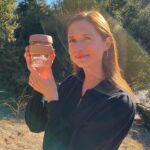 Bonnie Wright Instagram - This EARTHLING loves coffee! My @keepcup just got a @gogently.earth upgrade. Find your’s exclusively on www.gogently.earth ☕️ link in bio