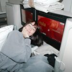 Aitana Instagram - Chile ya estamos aquíiiiii 🩷🩷
como siempre volando con los mejoressss @iberia