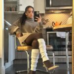 Antonia Gentry Instagram - Even though Uranus is filled with gas, it’s not a gas giant. Uranus is far from the sun, so it’s very cold. That’s why we call Uranus an ice giant.