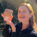 Bonnie Wright Instagram - Say hello to the EARTHLING KeepCup! 

Featuring our classic logo with earthen inspired tones for the lid and a 100% recovered cork band. @keepcup has always been my favourite coffee cup and helps me to limit my single use plastics and support a closed loop lifestyle. 

I hope you love these cups as much as I do! Head to our website to get your very own! ☕️🤎