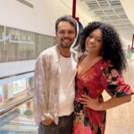 Juliana Alves Instagram – Que momento delicioso!
Ontem reuni um grupo super especial e assistimos juntinhos no cinema O SEQUESTRO DO VOO 375

Eu e o nosso astro @jorgpaz ouvimos a opinião de pessoas muito especiais!
Aproveitem esse fim de semana pra assistir e quem já viu me manda o que achou! 
Tô muito feliz com esse trabalho! 

#cinema #osequestrodovoo375 #filmaço