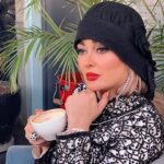 Elham Hamidi Instagram - .
می دانم اگر:
قضاوت نادرستی در مورد کسی بکنم
دنیا تمام تلاشش را می کند که
مرا در شرایط او قرار دهد تا
به من ثابت کند
در تاریکی،همه ی ما شبیه یکدیگریم.
.
.
.
#قضاوت