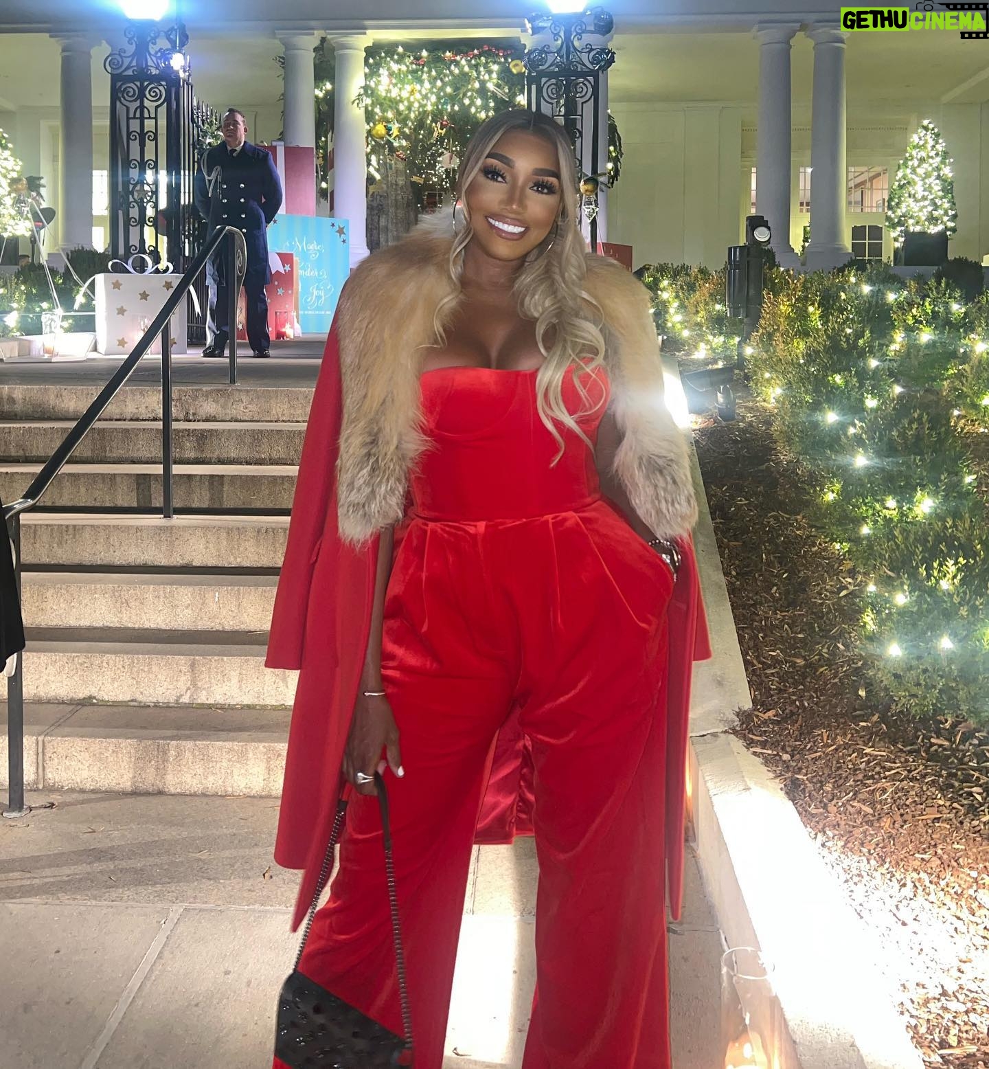 NeNe Leakes Instagram - SWIPE: Heyyyy y’all. I am at the White House
I had the pleasure of being invited to the White House holiday party and invited to the vice president’s home for a holiday mixer.
I couldn’t believe the number of people approaching me with so much love! I just thank y’all so so much❤️
Can you believe in the vice president’s office when they are having fun that they say some of my 1 liners?!?!🫢😜
Thank you to everyone that had a hand in getting me here. Ohhh what a nite. I have so many pictures and videos that I will post in my story.
Bustier: @alexperryofficial
Pants: @alexperryofficial
Coat: #michaelkors
Shoes: #christianlouboutin
Bag: #christianlouboutin
Glam: @michannamurphy
Hair: @phrenchmade
📸 @rodonis301
#DMV