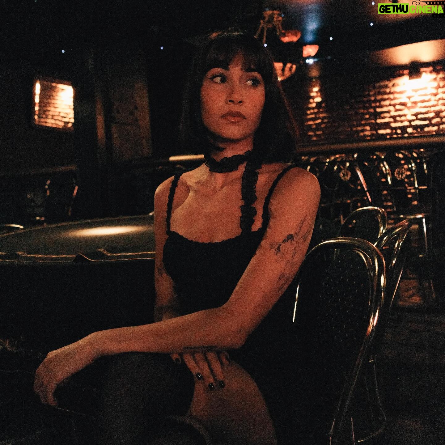 Aitana Instagram - una noche llena de tango @senortango 🖤
Buenos Aires, nos vemos esta noche en el Movistar Arena 😇🦋🖤