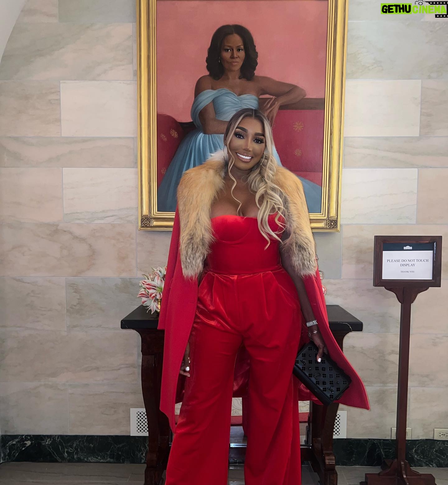 NeNe Leakes Instagram - SWIPE: Heyyyy y’all. I am at the White House
I had the pleasure of being invited to the White House holiday party and invited to the vice president’s home for a holiday mixer.
I couldn’t believe the number of people approaching me with so much love! I just thank y’all so so much❤️
Can you believe in the vice president’s office when they are having fun that they say some of my 1 liners?!?!🫢😜
Thank you to everyone that had a hand in getting me here. Ohhh what a nite. I have so many pictures and videos that I will post in my story.
Bustier: @alexperryofficial
Pants: @alexperryofficial
Coat: #michaelkors
Shoes: #christianlouboutin
Bag: #christianlouboutin
Glam: @michannamurphy
Hair: @phrenchmade
📸 @rodonis301
#DMV