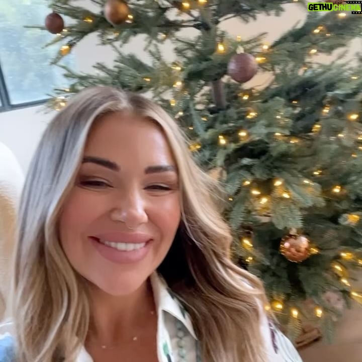 Daniella Monet Instagram - recent milestones big life energy coming alive in this carousel β¨
1. she got dressed π
2. she got lasik eye surgery !! ππΌ π
3. they met the big guy π
4. she hosted π½οΈ
5. she found her feminine side π
6. she ate π€€
7. she had meetings ππΌππΌππΌ
8. she won raffles πͺ©
9. she bathed in sound πΆ
10. she removed her hair extensions πͺ
