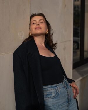 Anna-Maria Sieklucka Instagram - The sun always is my heart, u can see it from my eyes ☀️
.
.
.
#beyourself #myself #beyou #followyourheart