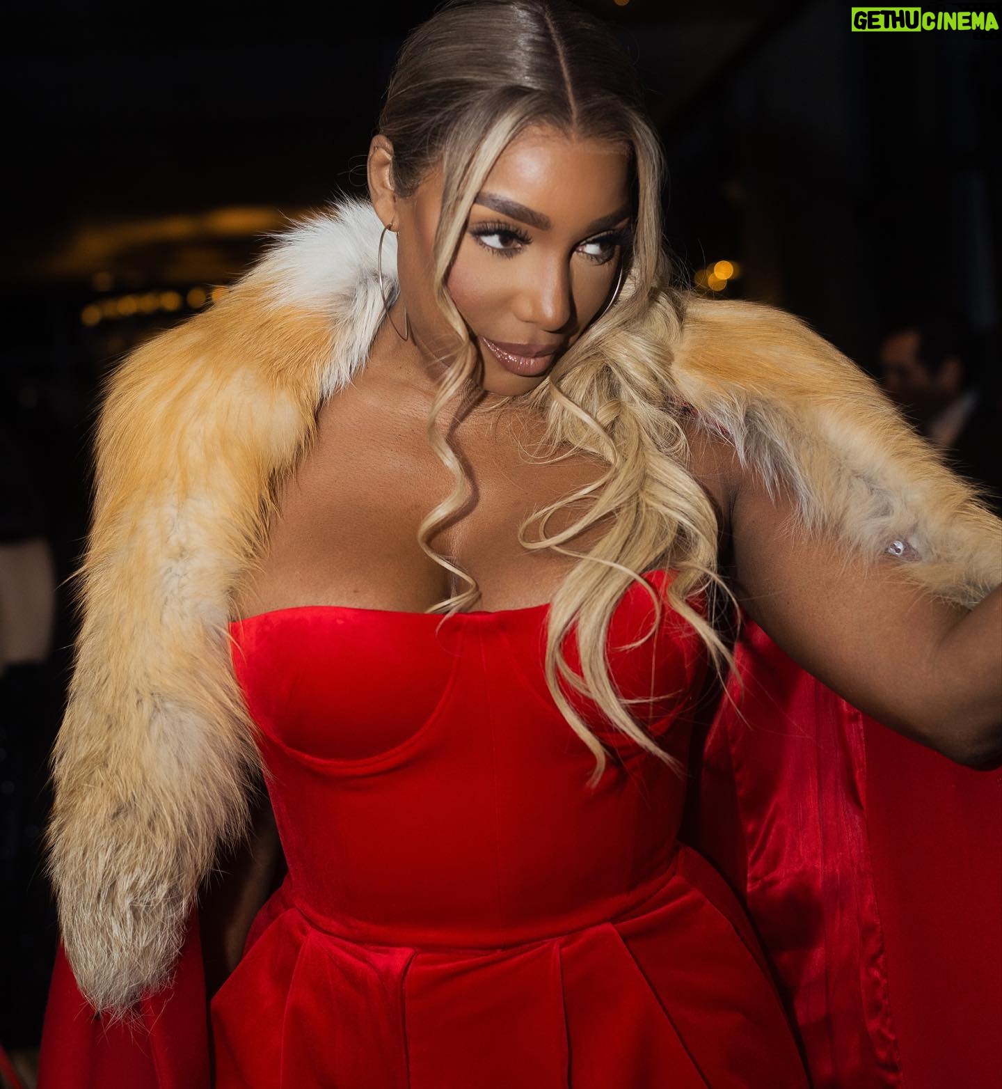 NeNe Leakes Instagram - SWIPE: Heyyyy y’all. I am at the White House
I had the pleasure of being invited to the White House holiday party and invited to the vice president’s home for a holiday mixer.
I couldn’t believe the number of people approaching me with so much love! I just thank y’all so so much❤️
Can you believe in the vice president’s office when they are having fun that they say some of my 1 liners?!?!🫢😜
Thank you to everyone that had a hand in getting me here. Ohhh what a nite. I have so many pictures and videos that I will post in my story.
Bustier: @alexperryofficial
Pants: @alexperryofficial
Coat: #michaelkors
Shoes: #christianlouboutin
Bag: #christianlouboutin
Glam: @michannamurphy
Hair: @phrenchmade
📸 @rodonis301
#DMV