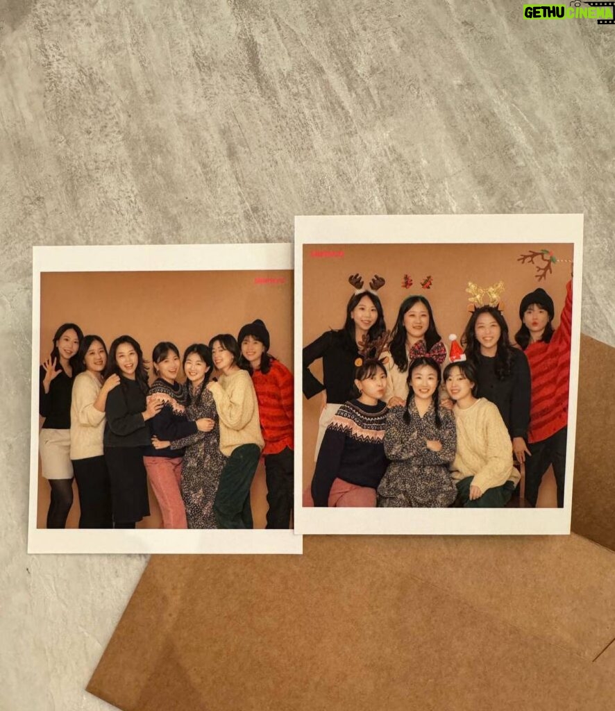 Han Hyo-joo Instagram - 7탱 

Middle school friends 
Thank you for being my friends for a long time. 
I'm so lucky 🍀