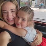 Jésica Cirio Instagram - Dump de estos días 📸:
1- Con la más linda después de su competencia 😍
2- En el camarín antes de arrancar la Peña 🙌🏻
3- Alguien está feliz porque empezó las vacas 🥳
4- Juntada con amigas 🫶🏻
5- Mostrando mi look de @iman_official que me encantó 👗
6- Chau jardín 👋🏻
7- Armando el arbolito con Chloe 🎄
8- Selfie en el auto 🚘
9- Amo verla bailar 💃🏻
10- Un poquito de espuma 🙈