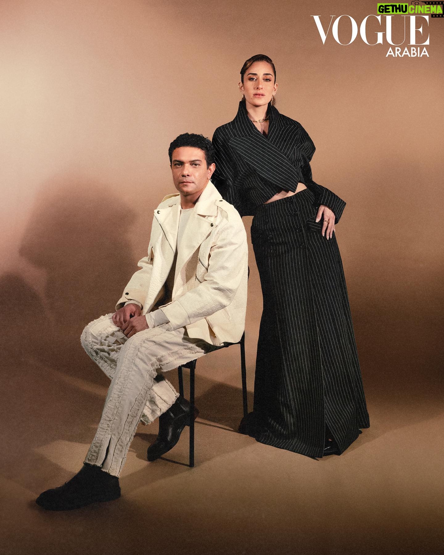 Amina Khalil Instagram - Fresh off the success of their recently released post-apocalyptic movie #Shamarikh, Egyptian stars #AminaKhalil and #AsserYassin speak to #VogueArabia about their latest project, their journeys in film, and how cinema impacts and portrays women. The two actors couldn’t agree more that art plays a crucial role in shaping societal perspectives. “This year, as I have turned thirty-five years old, I find myself to be a fully mature woman,” Khalil muses about her movie choices. “My maturity today is no longer artificial, but comes from within me, and this is what my decisions and reactions show.” Highlighting the responsibility each creative carries, and emphasizing the importance of actors being culturally and socially aware, Yassin contributes, “We must present to society works that show great respect for women. It is our duty to defend women, their status and their rights.” Read the complete interview now on Ar.Vogue.me, and tag a movie buff who needs to watch them on the big screen this weekend.
بعد نجاح فيلمهما #شماريخ، المفعم بالأكشن والإثارة والذي عُرض مؤخرًا، تحدث النجمان المصريان، #أمينة_خليل و#آسر_ياسين، إلى #ڤوغ_العربية عن أحدث أعمالهما، ومشوارهما السينمائي، وأثر السينما على مشاهديها وكيف تصوّر النساء في الأفلام. واتفق الفنانان تمامًا على أن الفن يقوم بدور مهم للغاية في تشكيل وجهات النظر المجتمعية. وتتحدث أمينة عن أدوارها السينمائية قائلةً: “هذا العام وقد بلغت الخامسة والثلاثين من عمري أجدني امرأة كاملة النضوج. نضوجي اليوم لم يعد مصطنعًا، إنما ينبع من داخلي وهذا ما تظهره قراراتي وردّات فعلي”. أما آسر ياسين، فيشير إلى مسؤولية كل مبدع ويؤكد على أهمية أن يكون الممثل واعيًا ثقافيًا واجتماعيًا، قائلاً: “ينبغي أن نقدّم للمجتمع أعمالاً تُظهر احترامًا بالغًا للمرأة، ومن واجبنا أن ندافع عن المرأة ومكانتها وحقوقها”. تفضلوا بقراءة هذا الحوار كاملاً على القسم العربي من موقعنا الإلكتروني، ولا تنسوا الإشارة إلى أصدقائكم من عشّاق السينما الذين يحبون مشاهدتهما على الشاشة الكبيرة في عطلة نهاية هذا الأسبوع.
Photography: @bysarahlasheen
Style: @mahmoudsaad_
Hair: @agneshkah
Makeup: @nohaezzeldinmua
Interview: @nadineelchaer