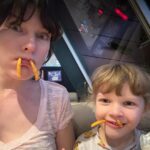 Milla Jovovich Instagram - Mother is 40-ate today, everyone bow down cause i’m still eating (a little too much)😏🥳