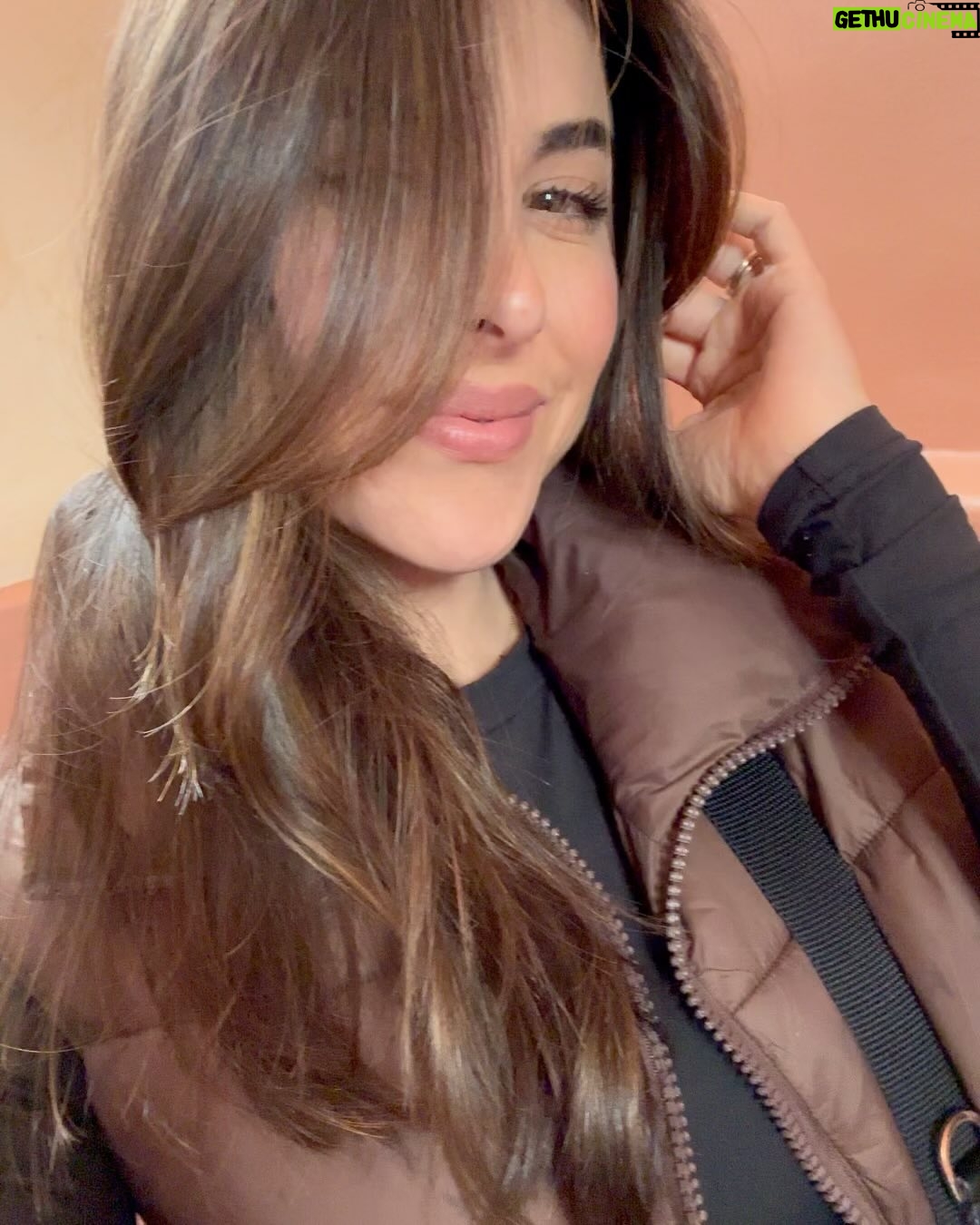 Daniella Monet Instagram - recent milestones big life energy coming alive in this carousel β¨
1. she got dressed π
2. she got lasik eye surgery !! ππΌ π
3. they met the big guy π
4. she hosted π½οΈ
5. she found her feminine side π
6. she ate π€€
7. she had meetings ππΌππΌππΌ
8. she won raffles πͺ©
9. she bathed in sound πΆ
10. she removed her hair extensions πͺ