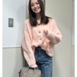 Nozomi Sasaki Instagram - .
昨日の私服🦩
tops.denim#iNtimite
bag#fendi #pr

入り時間の青空きれい。
そして、収録終わった後に見た東京タワーも素敵♡

@intimite_onemile