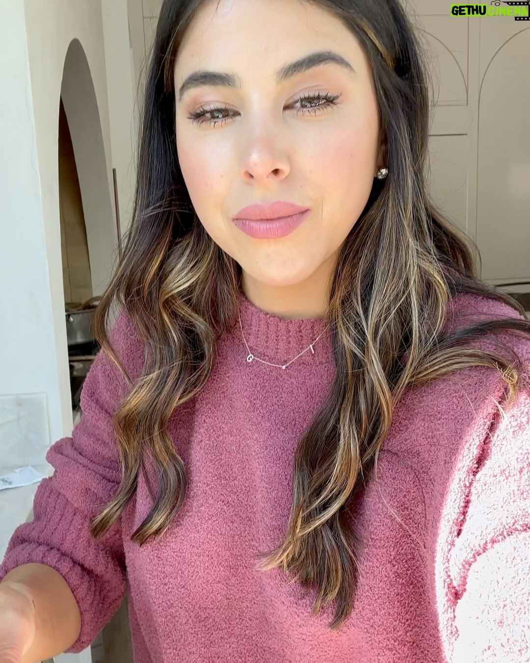 Daniella Monet Instagram - recent milestones big life energy coming alive in this carousel β¨
1. she got dressed π
2. she got lasik eye surgery !! ππΌ π
3. they met the big guy π
4. she hosted π½οΈ
5. she found her feminine side π
6. she ate π€€
7. she had meetings ππΌππΌππΌ
8. she won raffles πͺ©
9. she bathed in sound πΆ
10. she removed her hair extensions πͺ