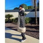Paula Echevarría Instagram – No hace frío ni ná ❄️⛄️

Chaqueta lana alpaca @theextremecollection 
Jersey @zara 
Jeans @primarkpr.es 
Deportivas @adidas_es 
Cazadora cuero @mango
Gorro @fetichesuances 
Gafas @hawkersco