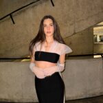 Macarena Achaga Instagram - no se que más pasó en los emmys porque estaba tan nerviosa que todo pareció un sueño y solo tenias ojos para ti.. que hermoso caminar de tu brazo y verte convertir todos los días en el hombre que más admiro, y que además ahora.. es un emmy nominee!!! alguien pellízqueme @juanpazurita en verdad eres de otro planeta, no me alcanzan los días para tirarte flores. orgullosa de ti siempre a un nivel inmensurable 💘💕 por muchas taquicardias de estas más, obvio juntos. — en la ultima foto un retrato fidedigno de nuestra relación :,)