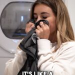 Dani Dyer Instagram - This Christmas, I’m gifting everyone the Dream Winter Indulgence Duo of course, cos as we all know life’s Perf with Surf 😉😂 The Surf Winter Indulgence Laundry Detergent   the Comfort Winter Indulgence Fabric Conditioner leaves long lasting fragrance of Vanilla & Oud. What more could you want this Christmas? ❄️ 🧦😍 #AD