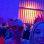 Jésica Cirio Instagram - Les muestro un poquito de lo que vivimos ayer en la fiesta de fin de año de @telefe 🥳🙌🏻 Amo ser parte de un canal que me trata con tanto cariño y amor hace tantos años. @darioturo @guillermo.pendino @andrea_tuozzo @fedelevrino ❤️

Mi look:
✨ @iman_official