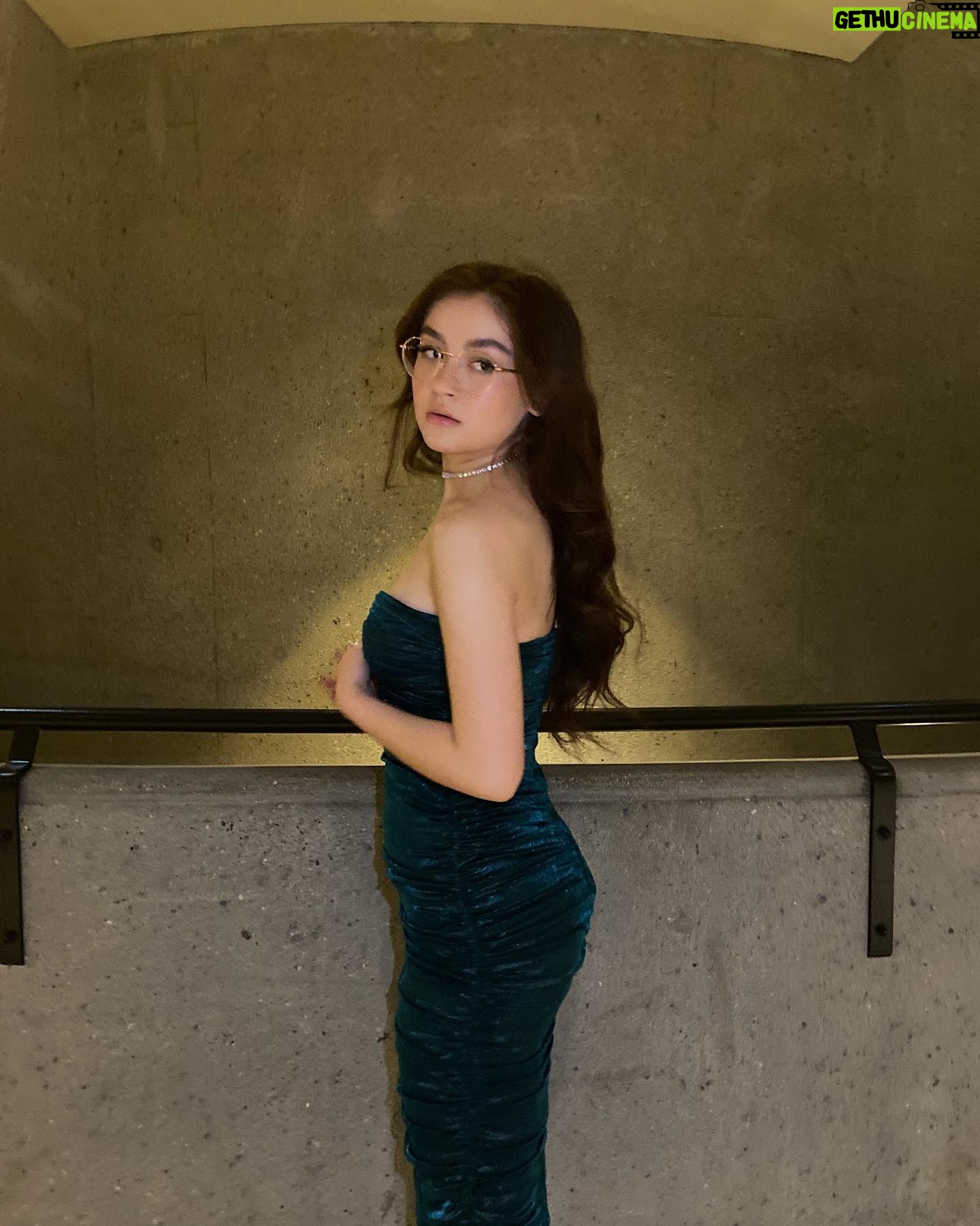 Anna Cathcart Instagram - truly still can’t believe XO, Kitty was Emmy nominated for best young teen series !! thank you @televisionacad for a lovely night and congrats to all the winners❤️🔥