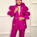 Erra Fazira Instagram - One and only Primadona Malaysia Erra Fazira @errafazira in #asyrafarrif custom fushia purple suit with statement sleeves for The Masked Singer 2023 
🩷🩷🩷
Makeup @kasihcicie 
Hijabstylist @mr_asyrafffff 
Pa @sharendrarazak 
.
#suit #blazer #ladiessuit #photography #picuture #makeup #artist #malaysianartist #themaskedsingermalaysia  #errafazira  #maskedsinger #maskedsingermalaysia #maskedsingerS4