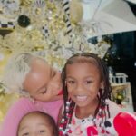 LeToya Luckett Instagram - ✨2in1✨

My favorite time of year is here !!! 
The Holidays are a blast, but this hair and scalp is giving ash 🫢 Thanks to @mielleorganics new Rosemary Mint pomade to oil scalp quencher my hair will be all the glow just in time for Christmas 🎄🎅🏽