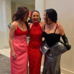 Anna Cathcart Instagram - @unforgettablegala once again living up to its name❤️ left this event feeling so in awe of the incredible talent within the Asian community and so inspired to keep making more art !!! also thank you @character.media for making this sister reunion happen i may have shed a tear