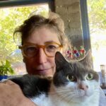Mayim Bialik Instagram - She never sits on me. But she’s sitting on me. Taking this as a sign for only good things to come. Thanks for the inspiration, Addie!