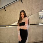 Macarena Achaga Instagram - no se que más pasó en los emmys porque estaba tan nerviosa que todo pareció un sueño y solo tenias ojos para ti.. que hermoso caminar de tu brazo y verte convertir todos los días en el hombre que más admiro, y que además ahora.. es un emmy nominee!!! alguien pellízqueme @juanpazurita en verdad eres de otro planeta, no me alcanzan los días para tirarte flores. orgullosa de ti siempre a un nivel inmensurable 💘💕 por muchas taquicardias de estas más, obvio juntos. — en la ultima foto un retrato fidedigno de nuestra relación :,)
