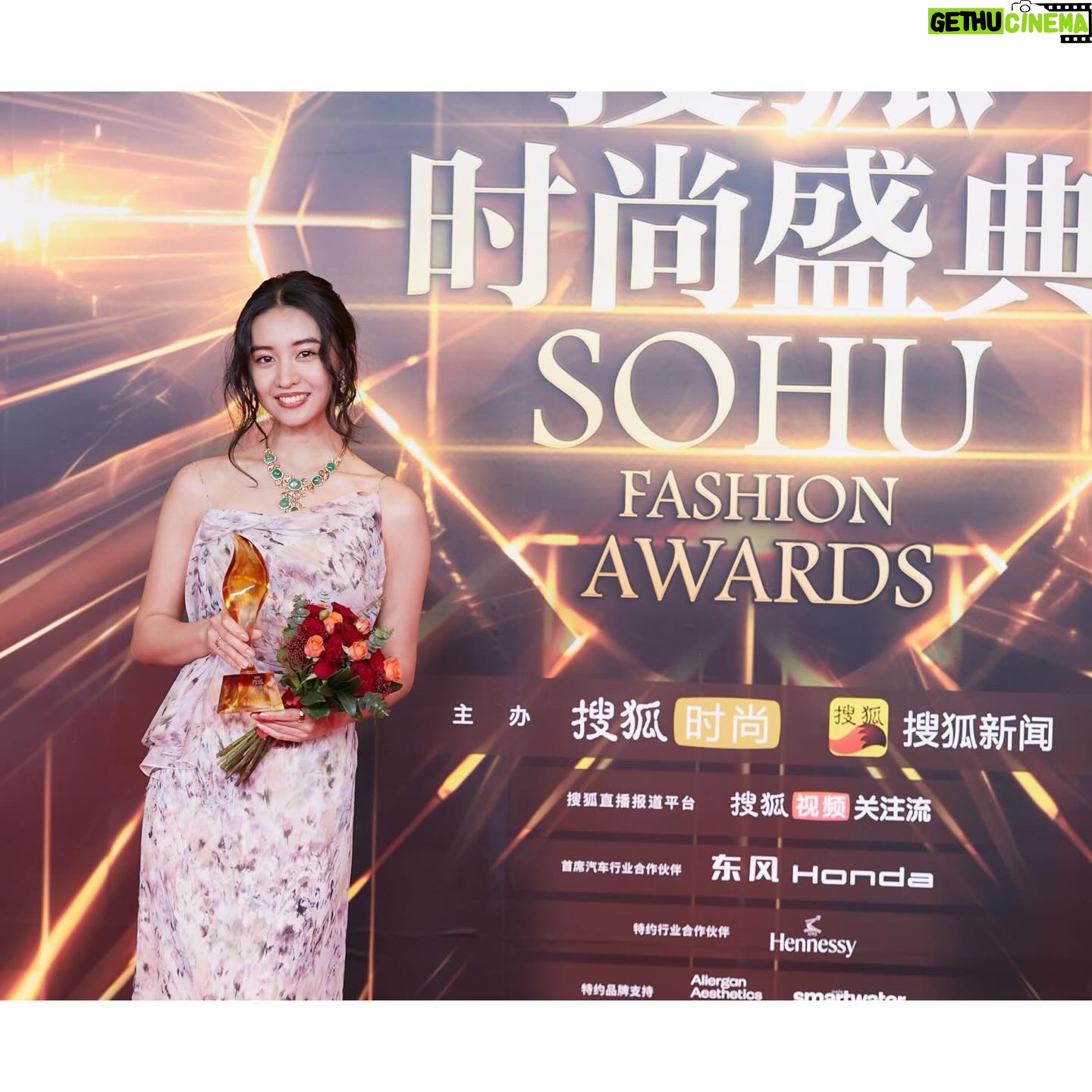 Kōki Instagram - SOHU Fashion Awards ✨
I am truly grateful to be a recipient of the International Fashion Emerging Person of the Year. Thank you for the beautiful memories 💗
SOHUのファッションスタイル賞をいただきました。
この賞をいただけた事とても光栄に思います。本当にありがとうございます!
Thank you to my team 🥰
Hair and makeup @mikako888
Styling @ryokkissie
Dress @celine