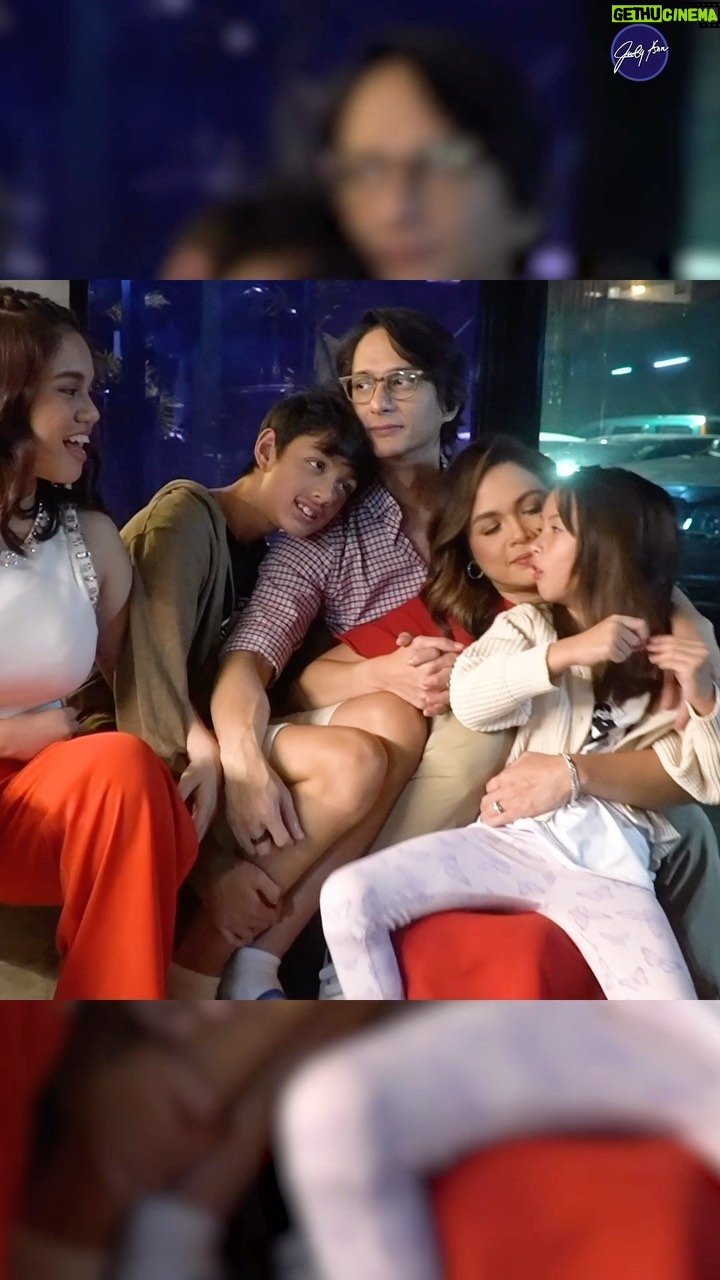 Judy Ann Santos Instagram - Merry Christmas from Agoncillo Family!πβ€οΈ
Behind the scenes π¬ - @alaskamilkph TVC Shoot. π
#JudyAnnSantosAgoncillo #RyanAgoncillo #LunaAgoncillo #LuchoAgoncillo #YohanAgoncillo #AlaskaPh