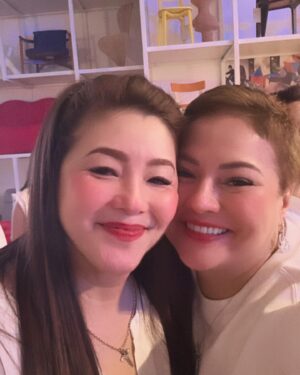 Karla Estrada Instagram - Happy Anniversary @reginevalcasid  and @ogiealcasid 🤍🤍 much Love for you both .❤️❤️