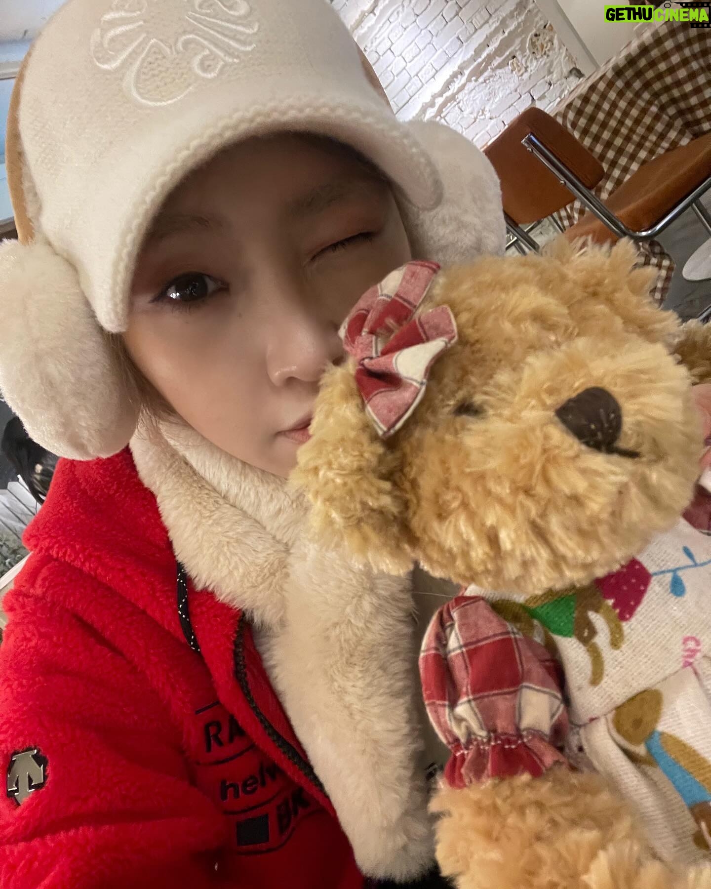Gong Min-ji Instagram - 따뜻하고 cozy했던 나의 크리스마스❤️
#happy