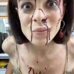 Özge Özpirinçci Instagram – Bu ara pek bi İlk ve Son ile ilgili paylaşımlar dolanıyorken ben de bi tane paylaşayım dedim 🙂 Harbi o gece tam olarak ne oldu @hakan.bonomo ?