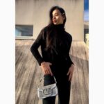 Kōki Instagram – @maisonvalentino @pppiccioli ❤️

ブラックコーデにキラキラのバッグと髪飾りをアクセントにした今日の　#ootd ☺️
今日も天気が良く、日差しが心地良い日でしたね💕

#VLogoSignature
#VALENTINOGARAVANI
#LocòBag

Thank you