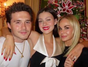 Nicola Peltz Beckham Instagram - merry christmas eve 🩵💋🍸🎄🪽