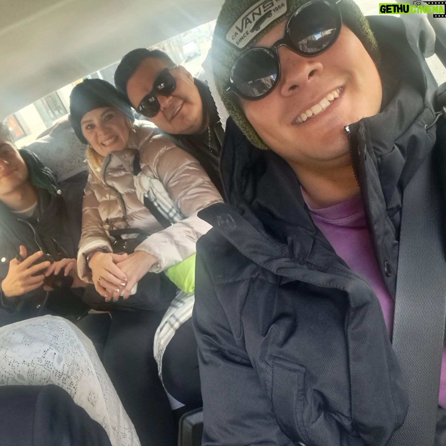 Erika Buenfil Instagram - Arrancando día 2 @victorkhun @jdario_castro @nico.buenfil