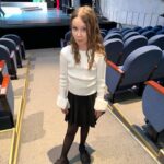 Kristina Asmus Instagram - Да, это мой наряд на детское мероприятие. Цитирую классиков, которые ходят в школу ребёнка в трусах 😂😂🙈
Ходила я вчера на детскую ёлку, в которой принимаю участие (и с которой мы, кстати, стали лидером рейтинга новогодних представлений Москвы!!! 💥)
Для тех, кто прослушал - рассказываю))) Я играю искусственный интеллект в шоу для всей семьи 🎄 Формат супернеобычный - в спектакле происходят настоящие эксперименты с исчезающими чернилами, азотом, газом, Теслой и т.д.⚡️ Всё максимально безопасно, зрелищно и выглядит просто вау!!!! А за час до начала представления в фойе проходят мастер-классы, в которых ваши дети смогут сделать разные интересности своими руками ⚗️ Всем также дарят научные подарки, которые вы можете провести потом дома с детьми и, конечно - добрая современная сказка с Дедом Морозом и Снегурочкой 🎅🏻❄️
Шоу-бестселлер проходит в культурном центре ЗИЛ! 
Даты: 29 и 30 декабря, 2-5 января!
Билеты на сайте: elkawowhow.ru
🪐 А по промокоду ASMUS у вас будет скидка 20% !
Подробная информация: @festnauki
Режиссёр: @danil_chaschin