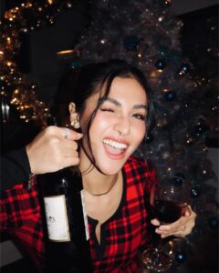 Sanya Lopez Instagram - Cheers to Noche Buena!!!! Merry Christmas love! 😘❤️✨🎄
