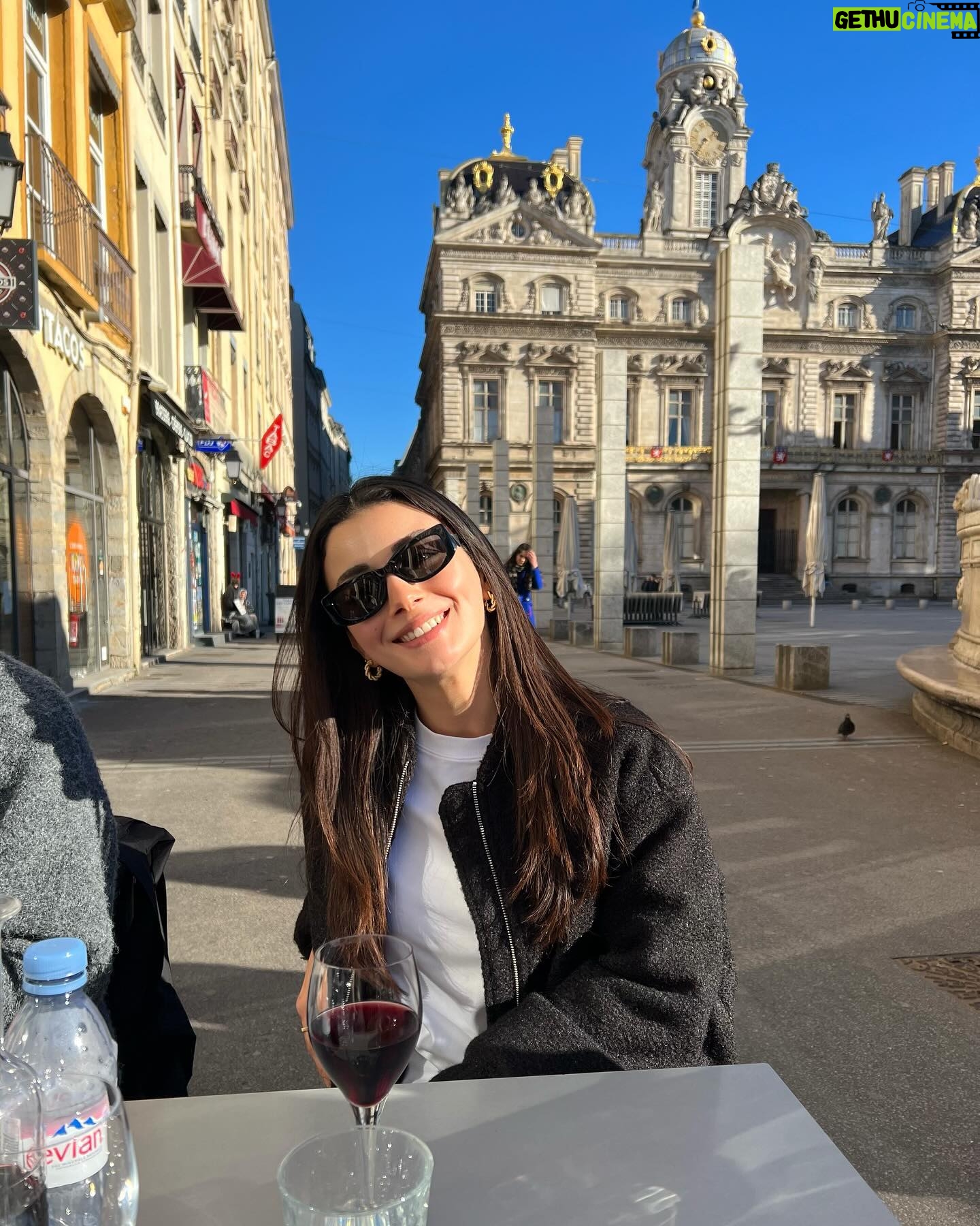 Özge Yağız - 459.8K Likes - #lyon 🤍