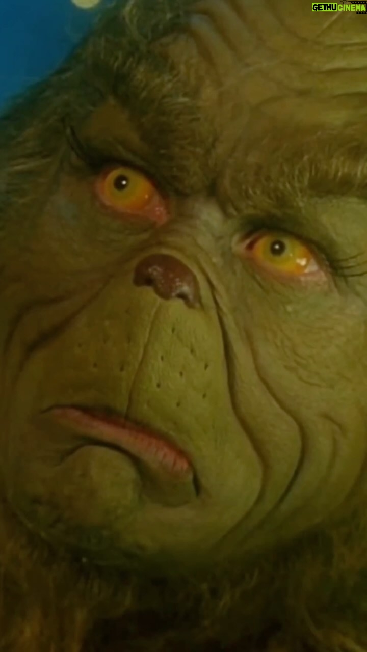 Nicolás Vázquez Instagram - El Grinch tiene un mensaje para ustedes:
😂😂😂