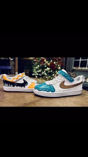 Maci Bookout Instagram - When Santa purposely brings white sneakers for Christmas because he knows the kids will ask Mom to paint them 😎👟🎨

#custompaint #sneakerhead #freehandart #snacks #missjaydecarter #tennessee #mrmaverick #nike