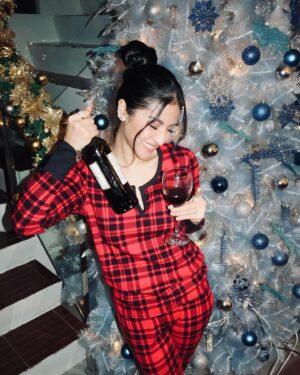 Sanya Lopez Instagram - Cheers to Noche Buena!!!! Merry Christmas love! 😘❤️✨🎄