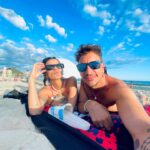 Nicolás Vázquez Instagram - Mate, playa y besos! 
@gimeaccardi 🧚🏼‍♂️❤️‍🔥
