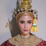 Praya Lundberg Instagram - รำถวายพระพรหมเมื่อวานค่ะ @pom_vinij @klauaydoeshair 🇹🇭