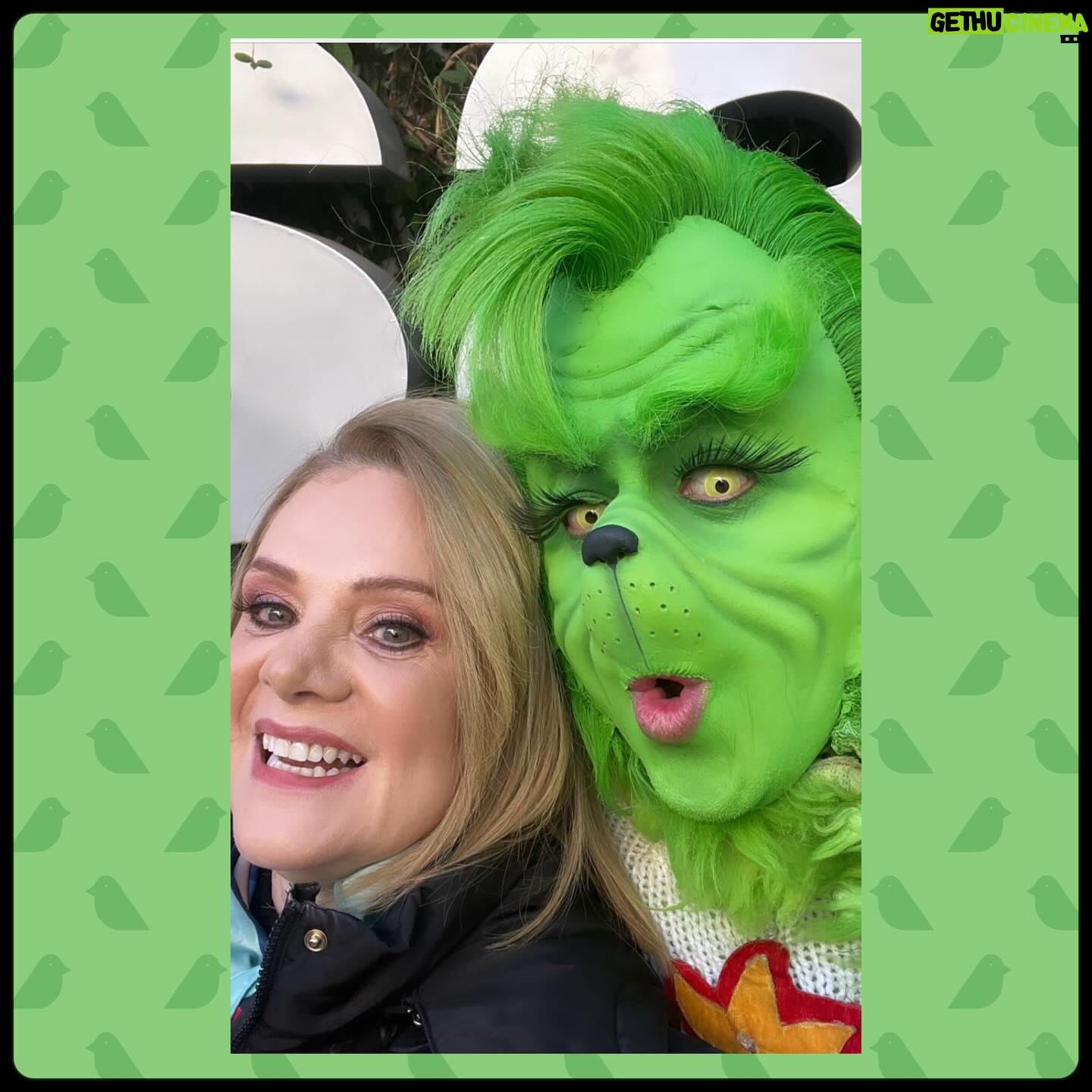 Erika Buenfil Instagram - Merry Grinchmas. β€οΈππ»π«Άπ»